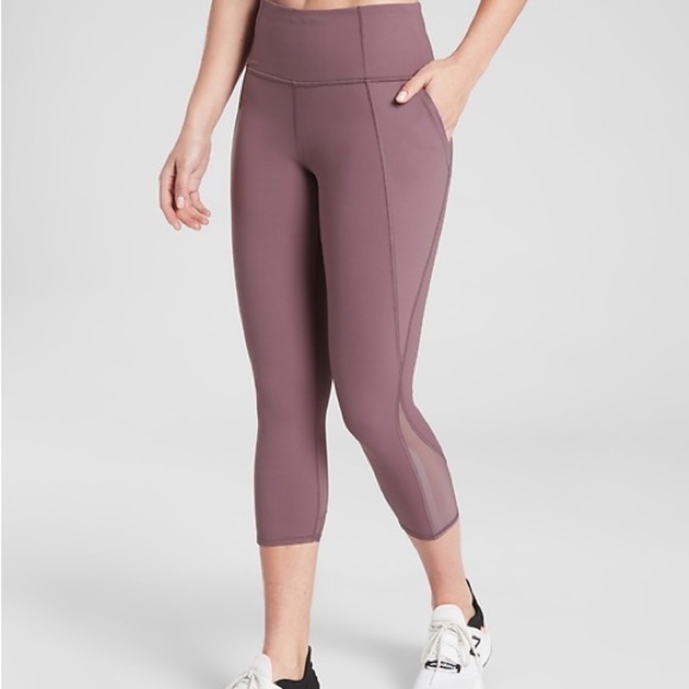 Athleta Lightning Capri Violet